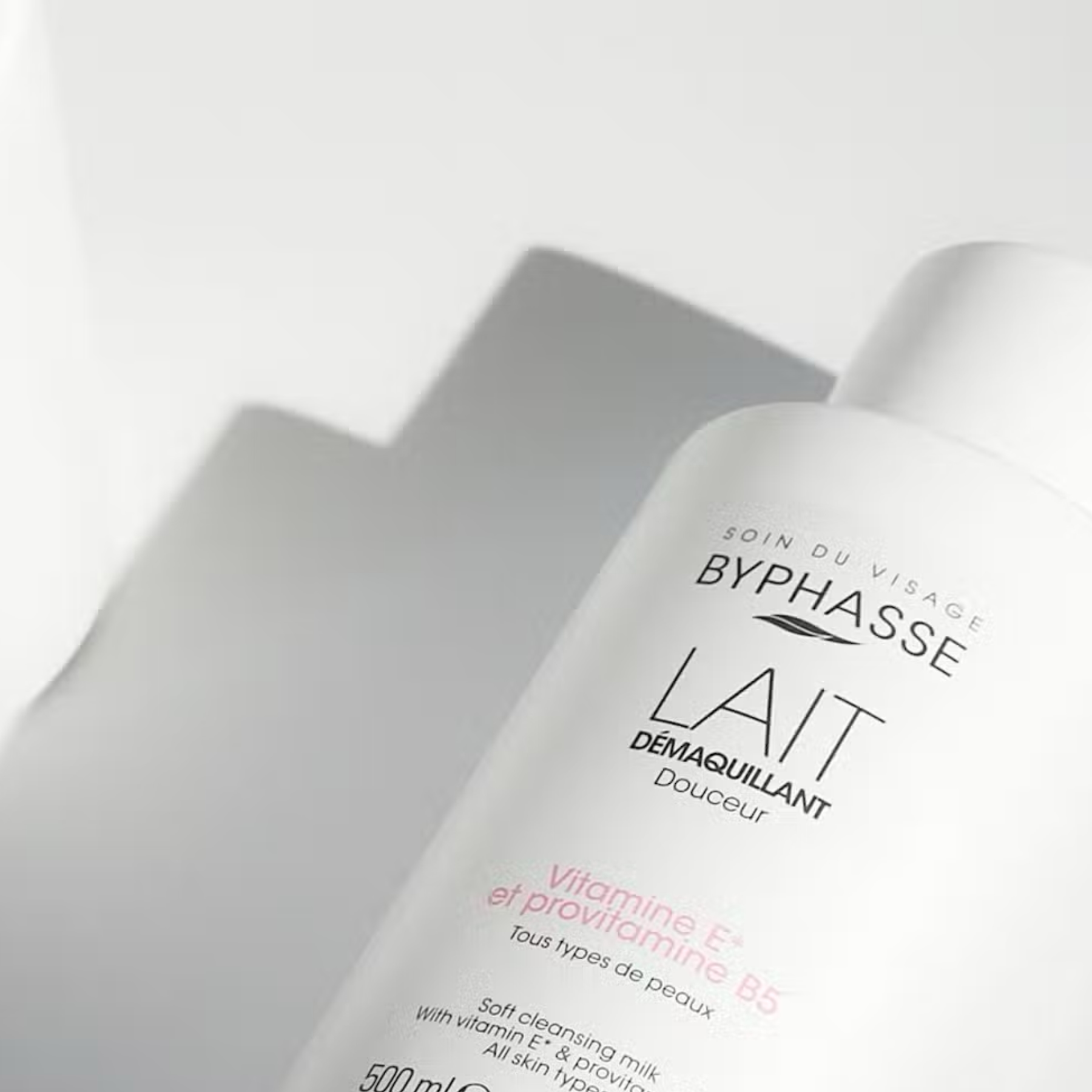 Byphasse jemné odličovací mléko pro obličej a oční okolí (s dávkovačem) 500 ml