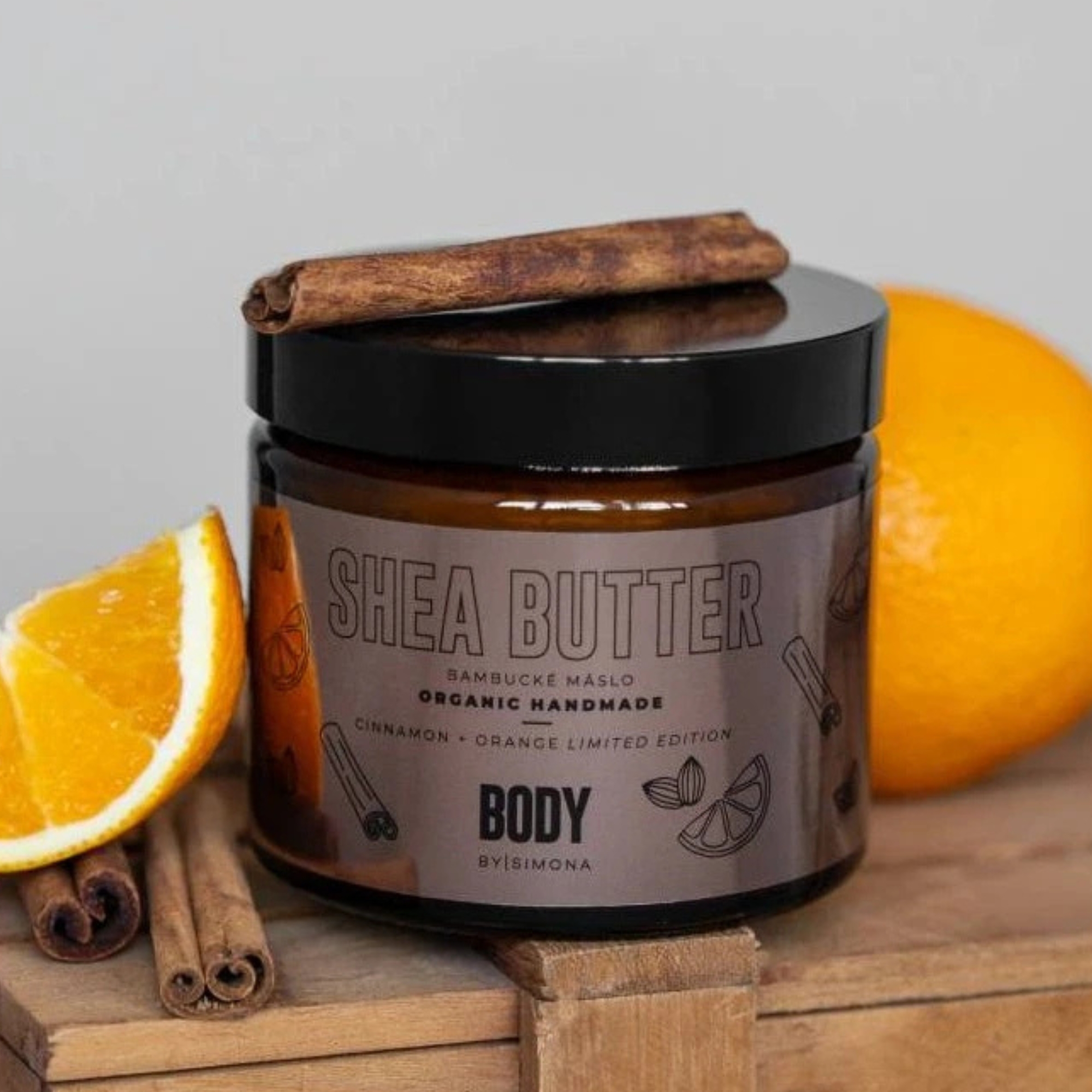 Body by Simona Cinnamon & Orange bambucké máslo pro regeneraci a ochranu 250 ml
