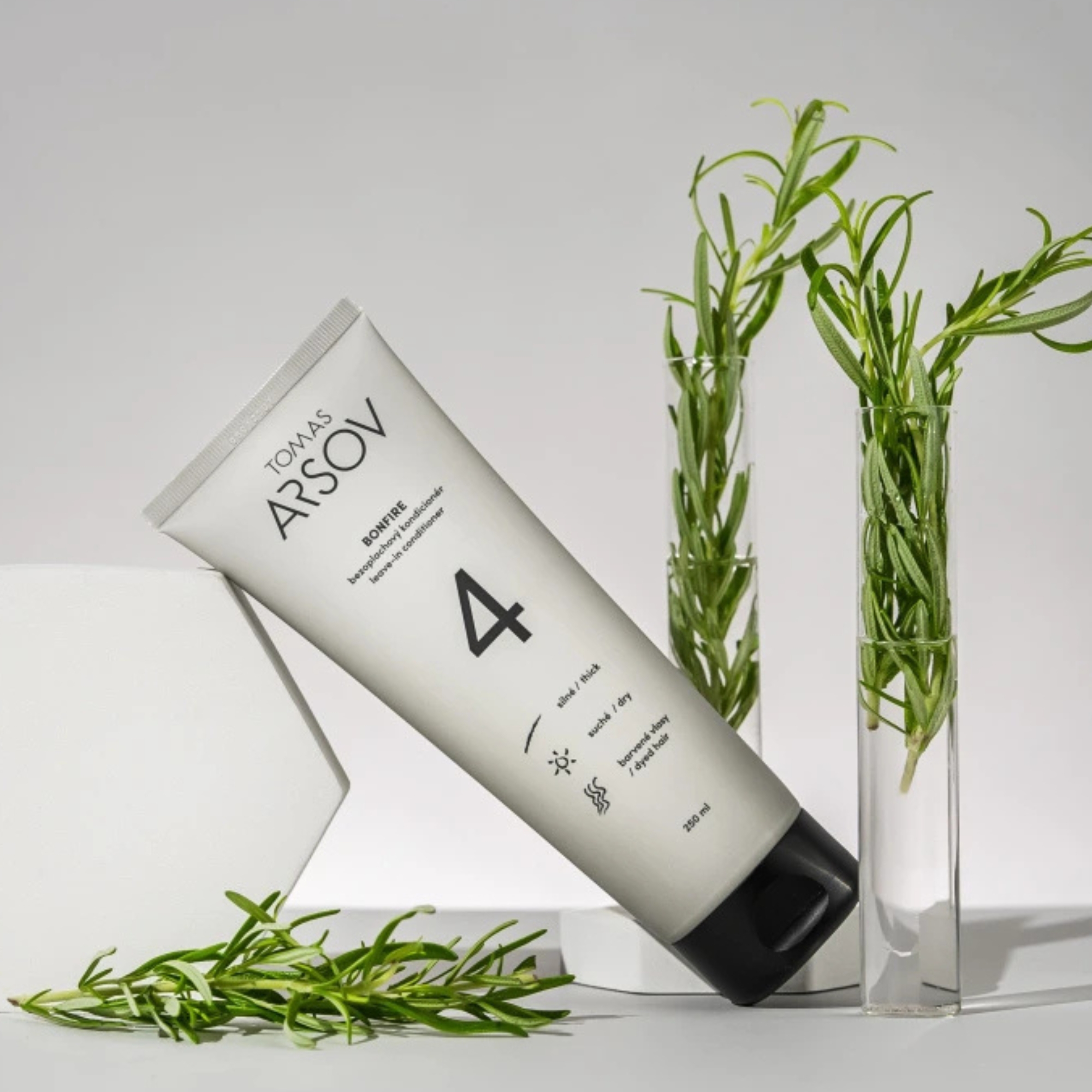 Tomas Arsov BONFIRE bezoplachový kondicionér pro poškozené vlasy 250 ml