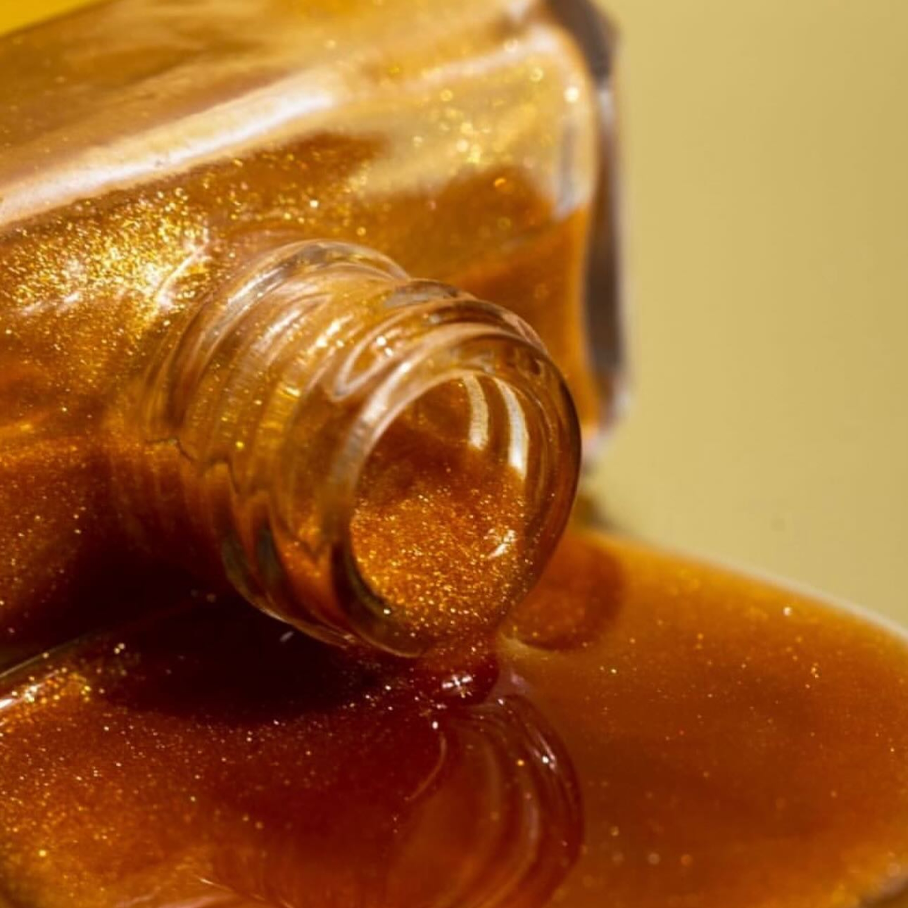 IDC Gold Shimmer rozjasňující tělový olej se zlatým třpytem 45 ml