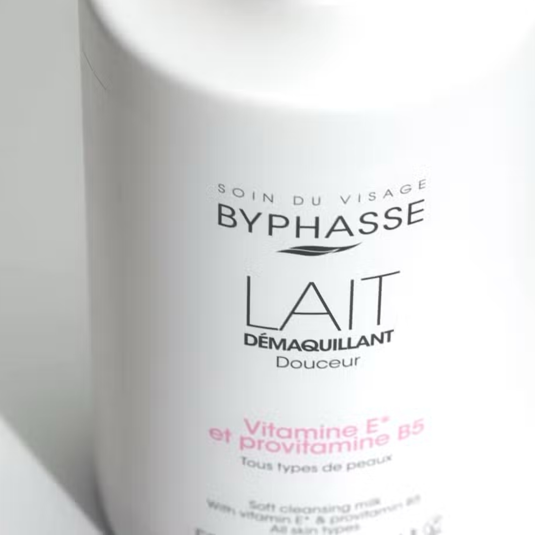 Byphasse jemné odličovací mléko pro obličej a oční okolí (s dávkovačem) 500 ml