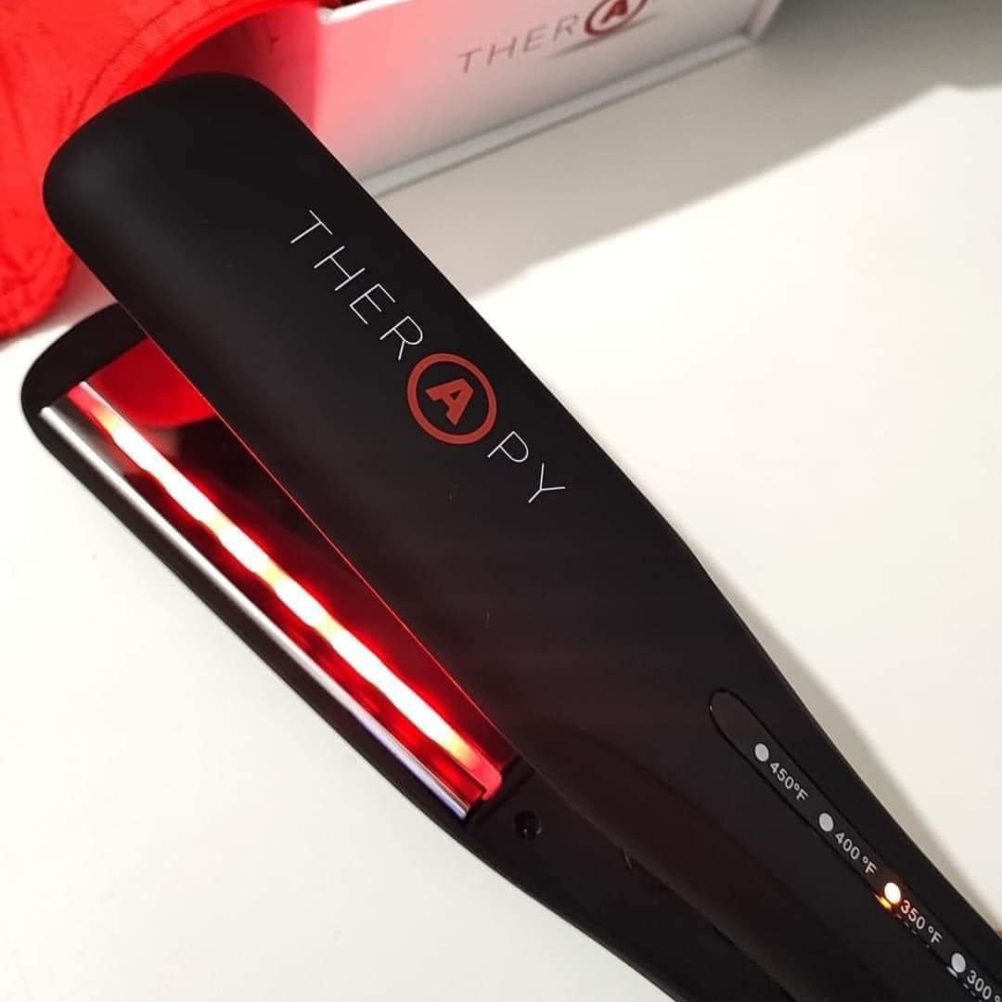 Salerm Therapy Black profesionální infračervená žehlička na vlasy černá