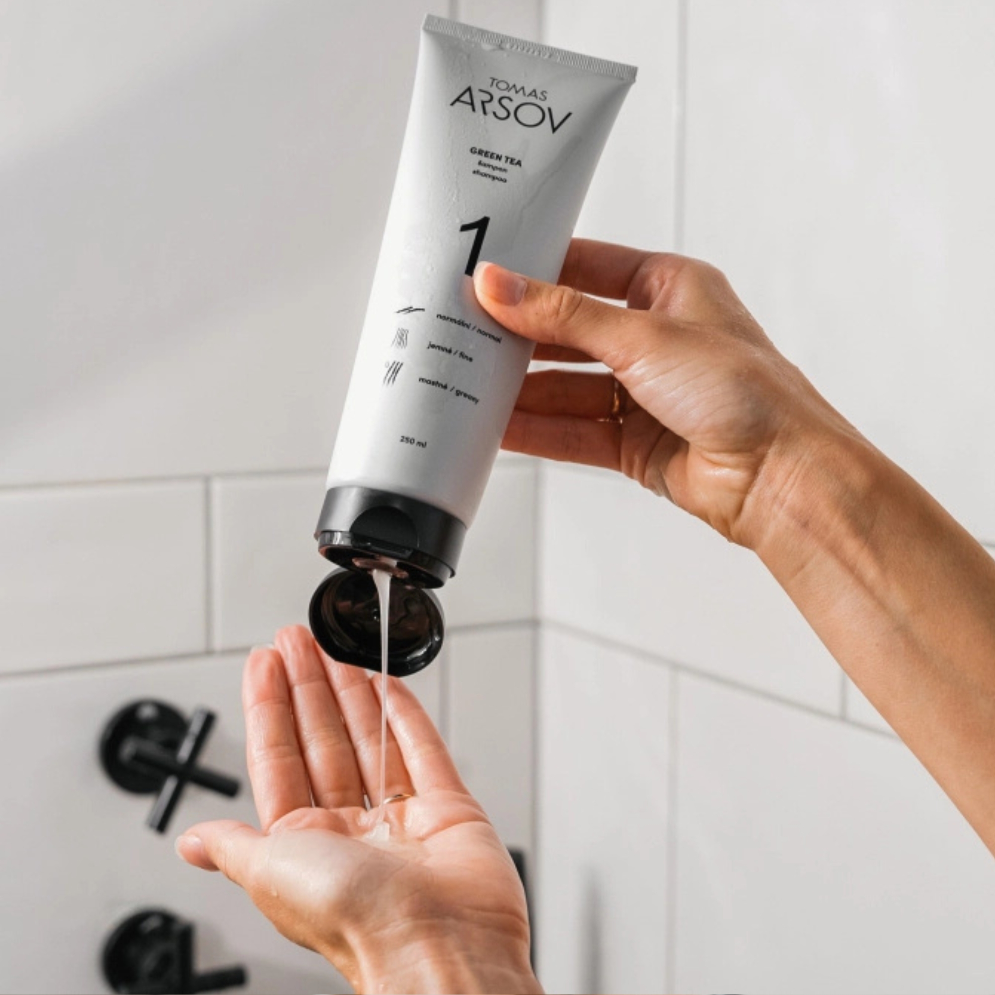 Tomas Arsov GREEN TEA šampon pro jemné a mastné vlasy 250 ml