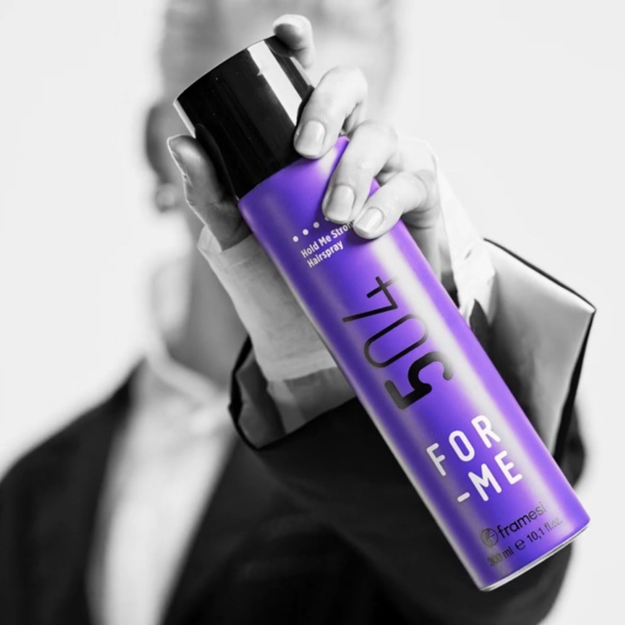 Framesi FOR-ME 504 Hold Me Strongly mechanický lak na vlasy se silnou fixací 300 ml