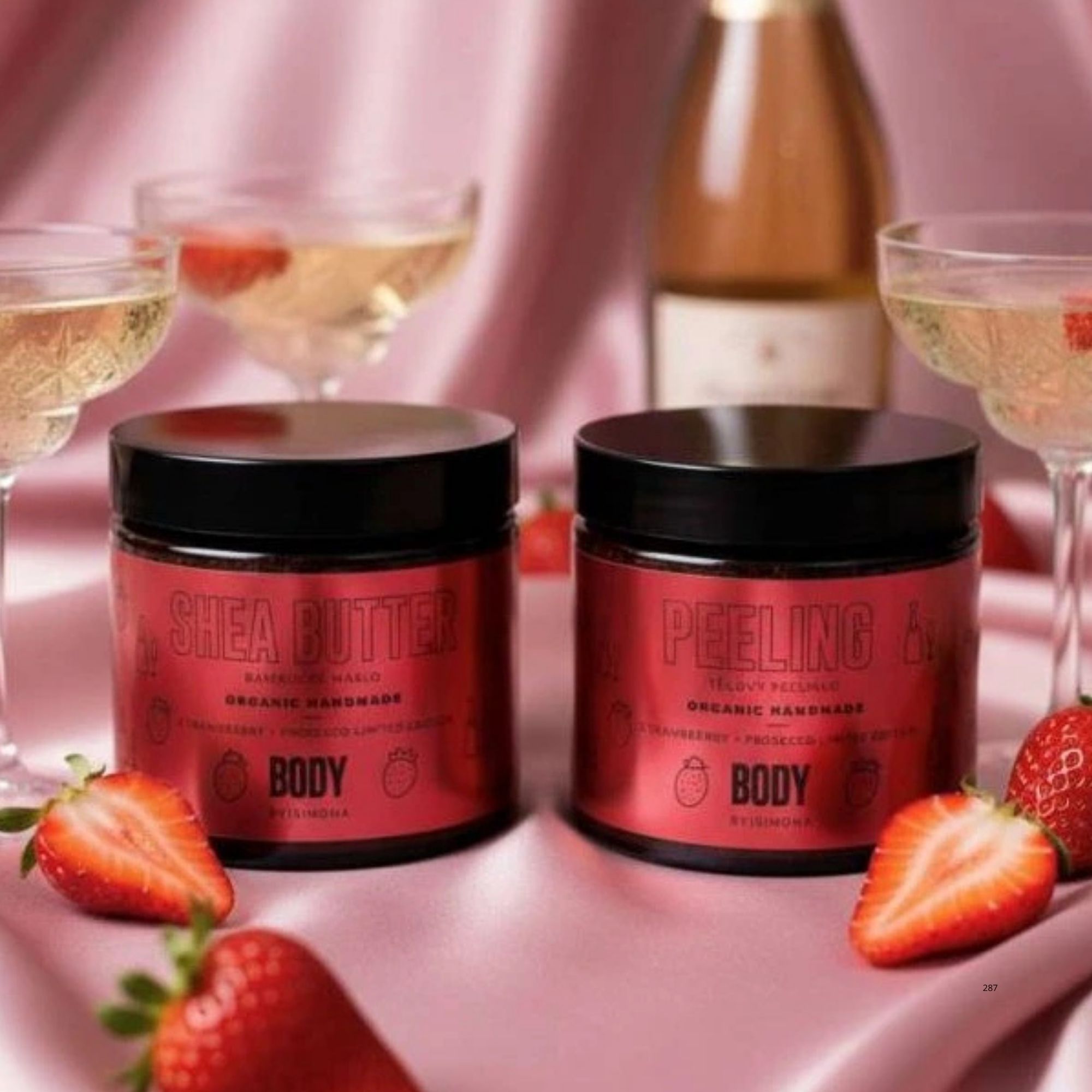 Body by Simona Strawberry & Prosecco bambucké máslo pro hebkou pokožku 250 ml